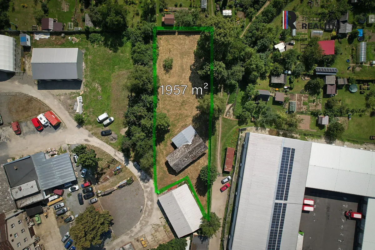 Prodej pozemku 1957 m²